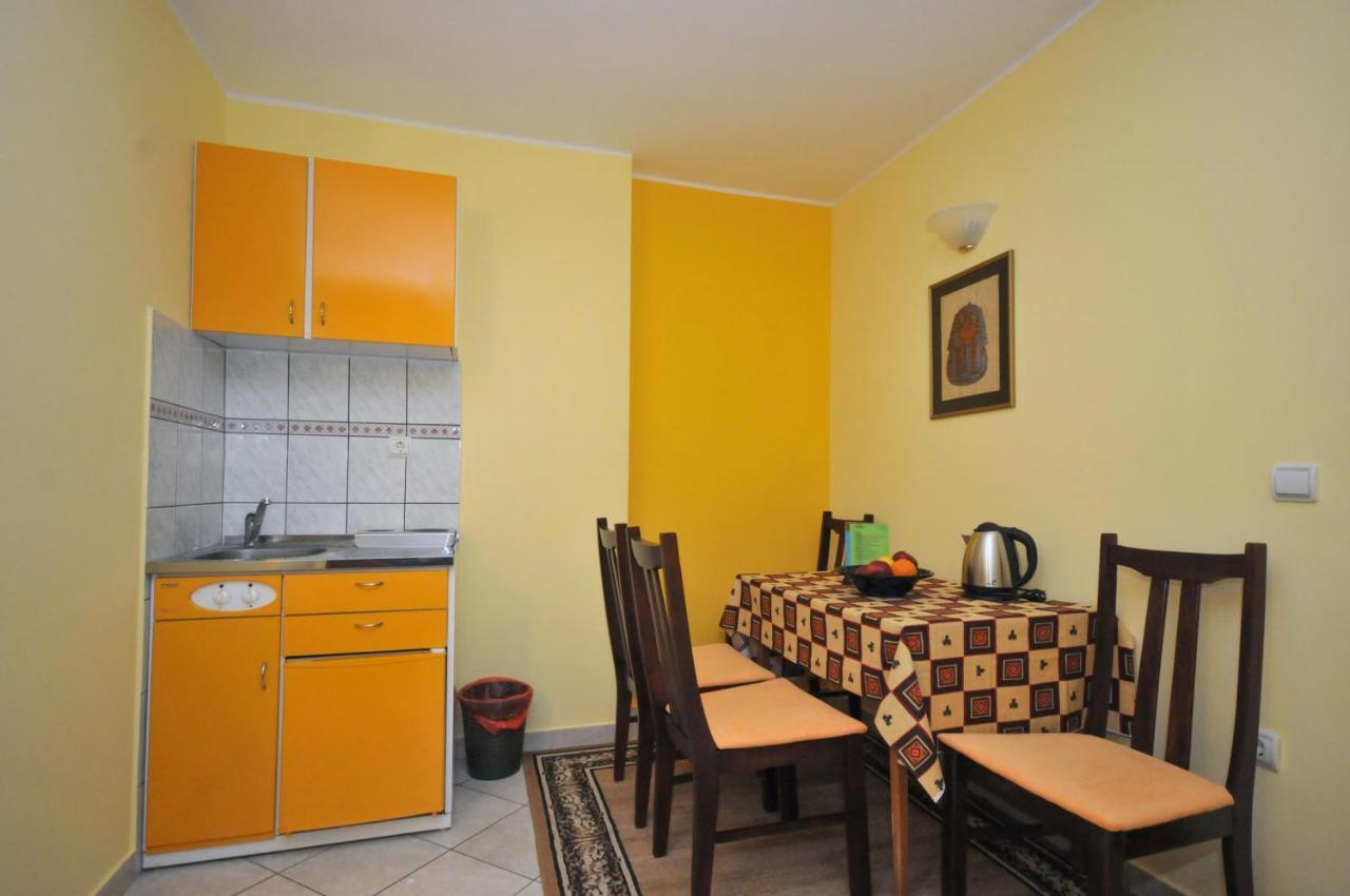 Apartments Balic Светі-Стефан Екстер'єр фото